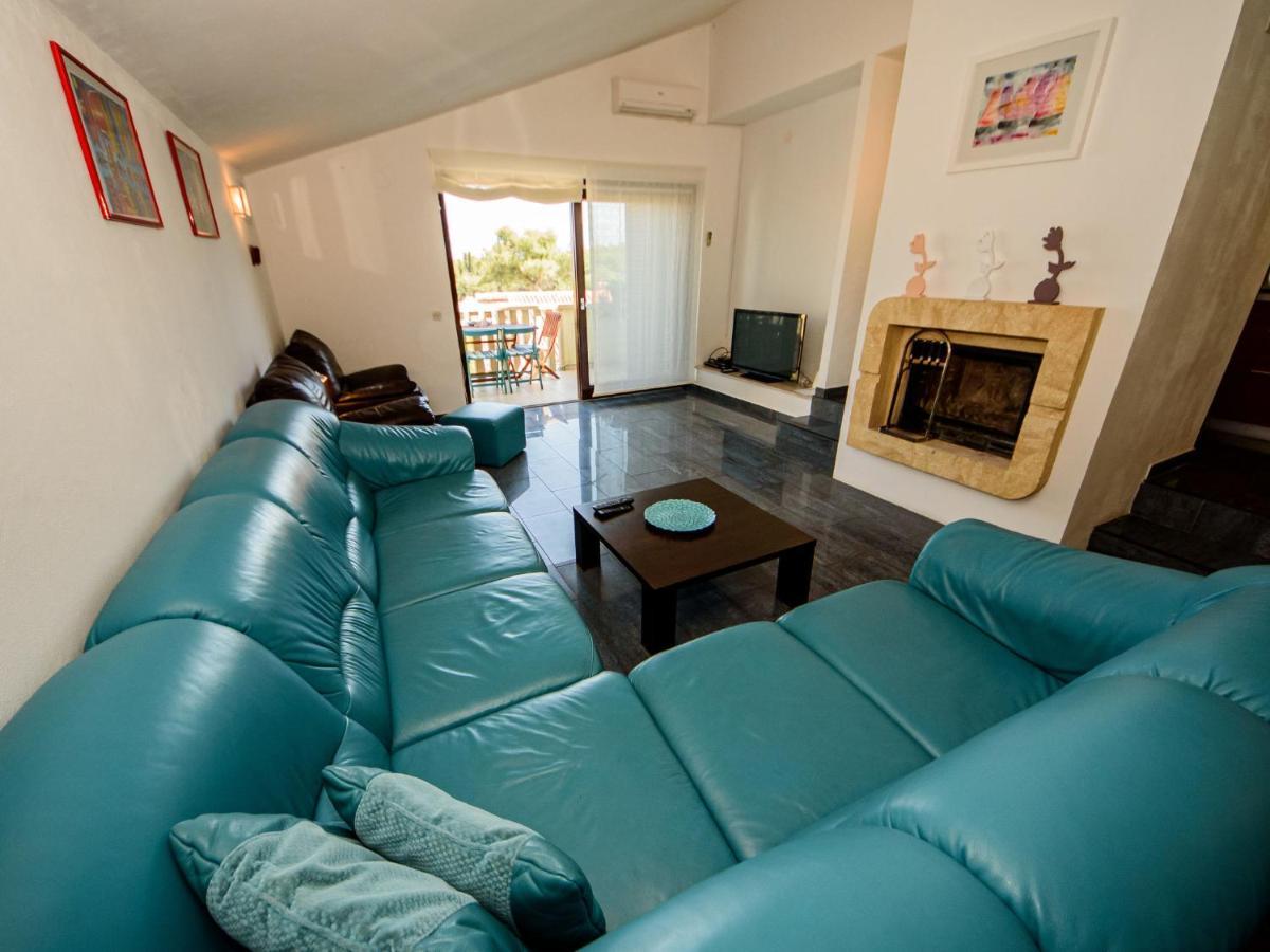 Silvija By Interhome Supetar